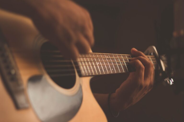 Acoustic guitar lessons — Brighton, all levels